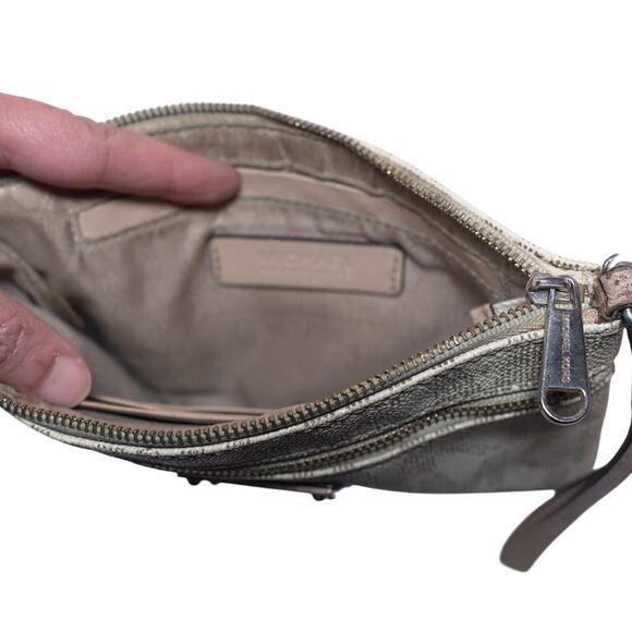 Michael Kors Jet Set Monogram Wristlet Wallet White Coated Canvas AV-1308 - Picture 9 of 14